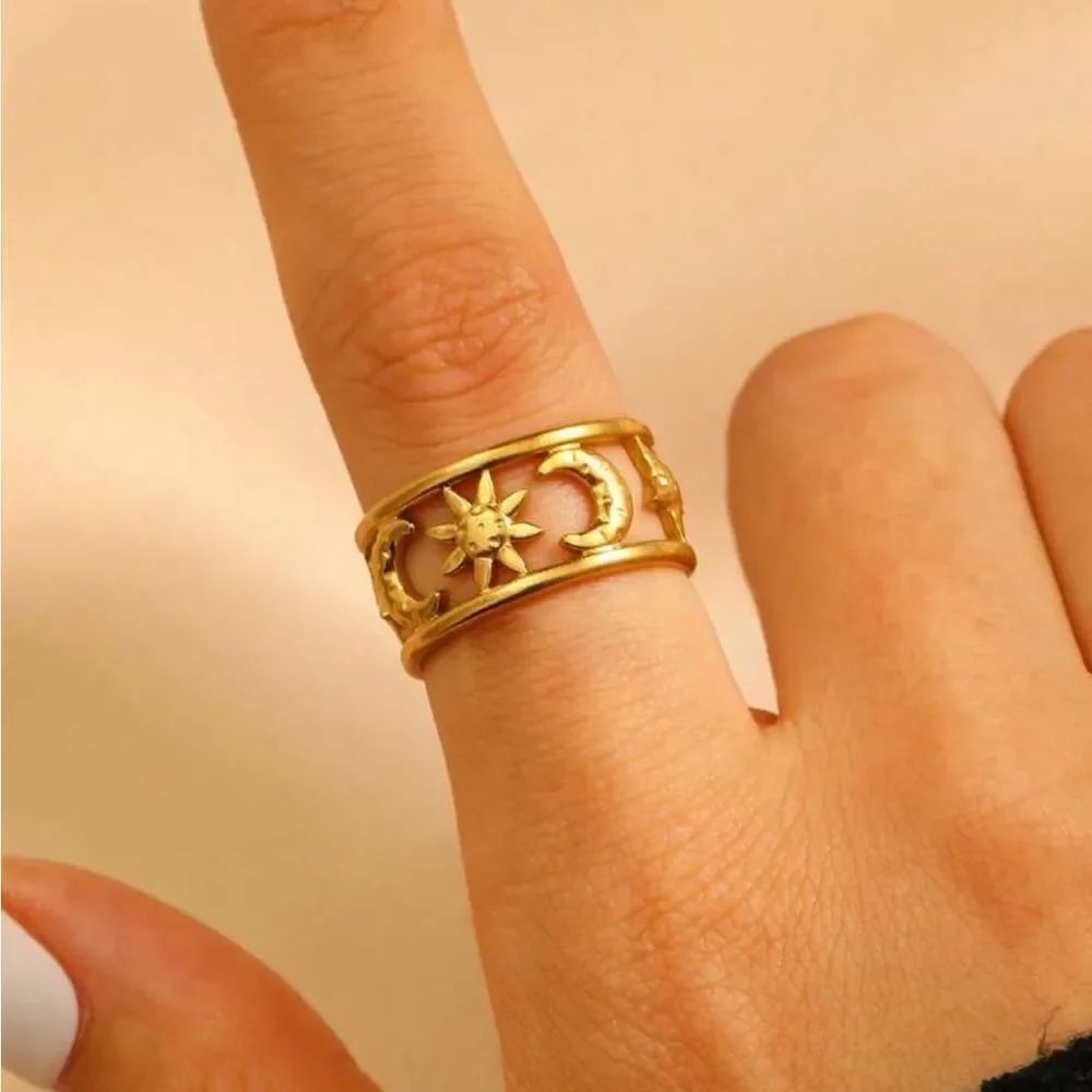 Moon Ring #2122